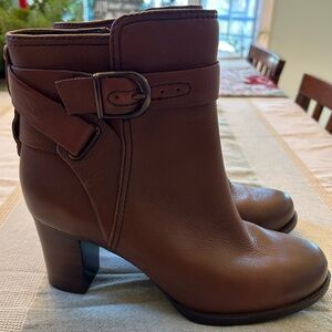 New Clarks Size 6 Brown Ankle Boots